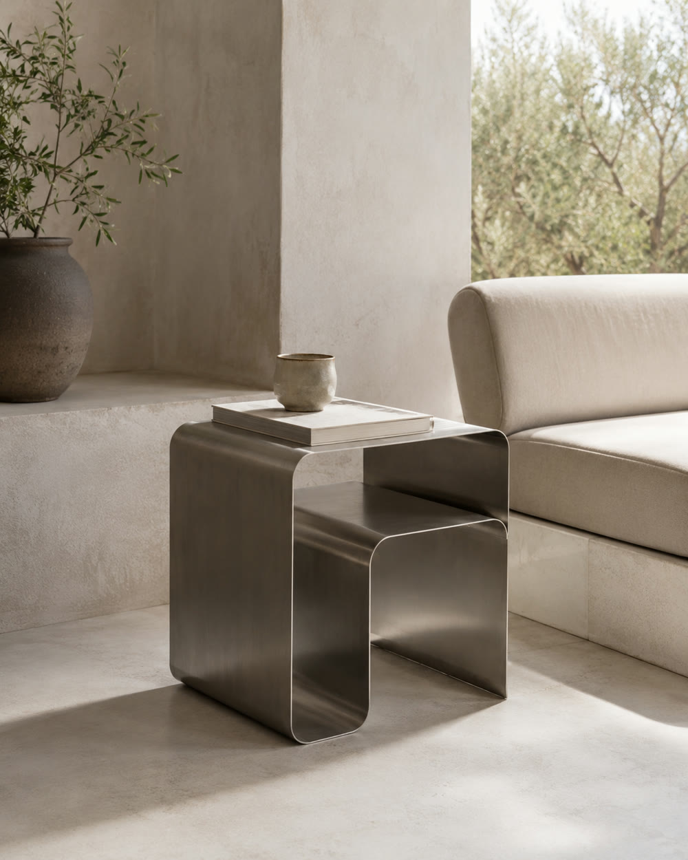 Sculptural tables collection